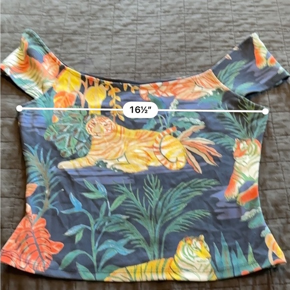 Anthro Maeve Off-Shoulder Knit Top Sz‎ Medium Tiger Jungle Print Cropped - Picture 5 of 6